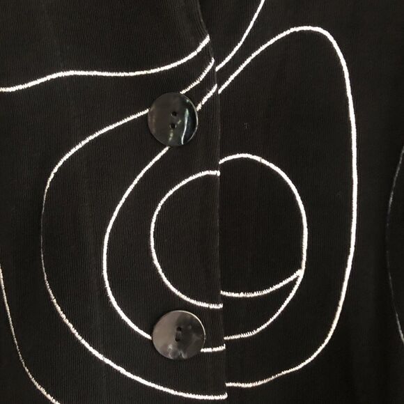 Chicos Travelers Jacket Womens Sz 3 XL Button Front Black White Embroidery Art - Picture 6 of 14